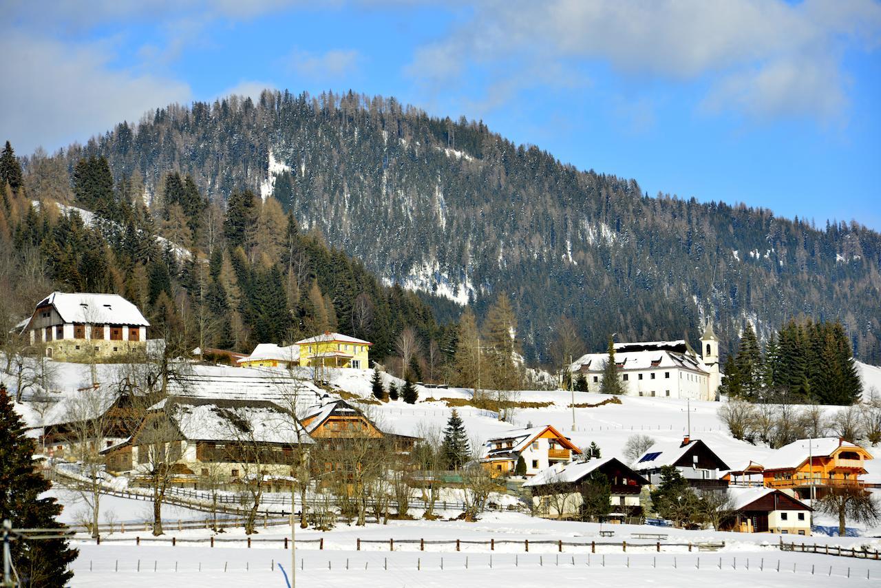 Gasthof Wunder Gnesau Sonnleiten エクステリア 写真